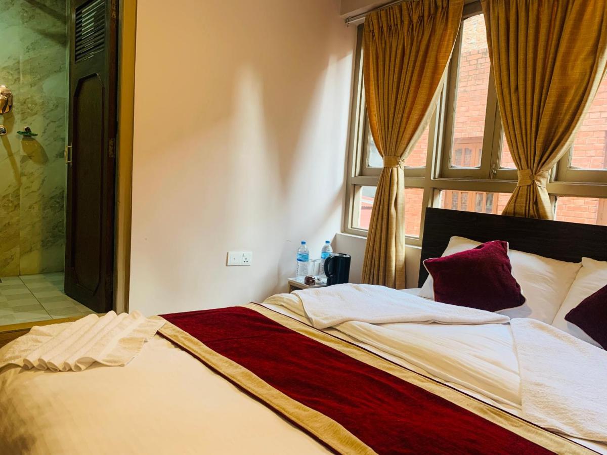 Hotel Central Бактапур Екстериор снимка
