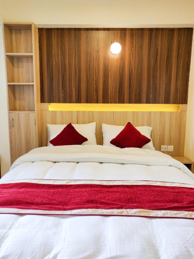Hotel Central Бактапур Екстериор снимка