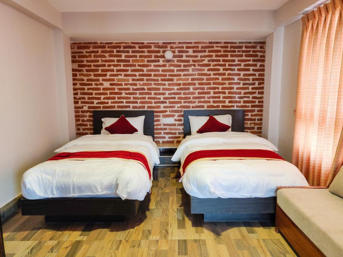 Hotel Central Бактапур Екстериор снимка