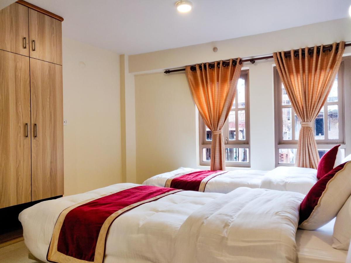 Hotel Central Бактапур Екстериор снимка