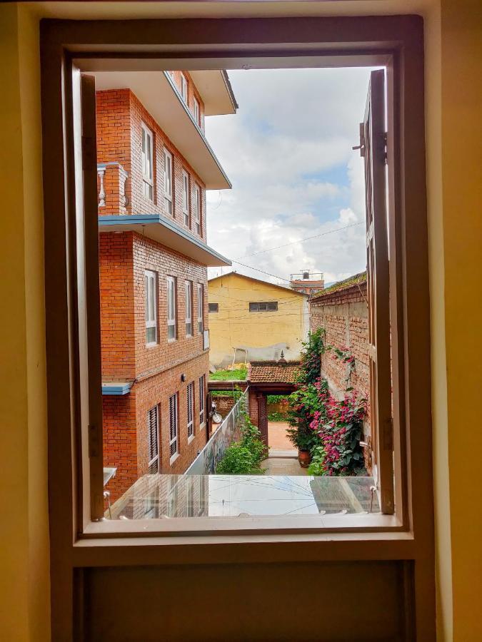 Hotel Central Бактапур Екстериор снимка